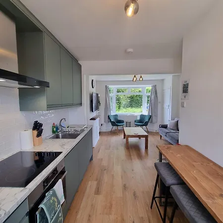 Headley House By Cliftonvalley Bristol