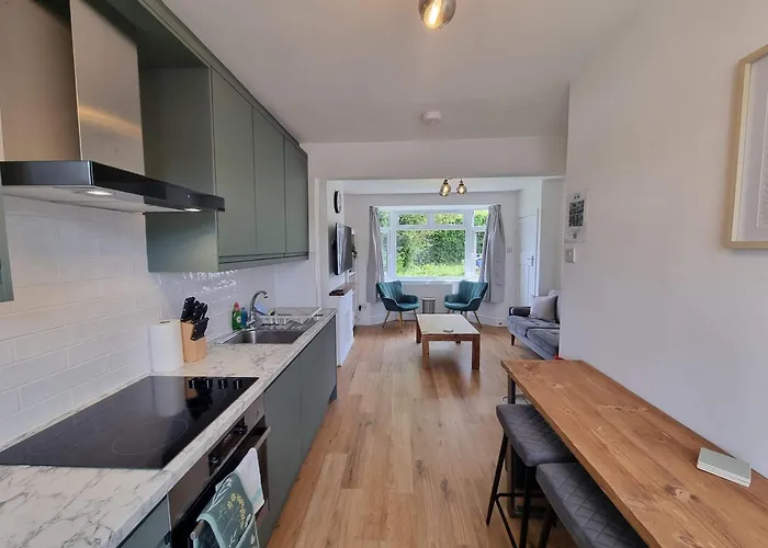 Headley House By Cliftonvalley Bristol